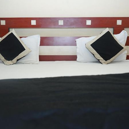 Hotel Nirmal Palace Kanpur Ngoại thất bức ảnh